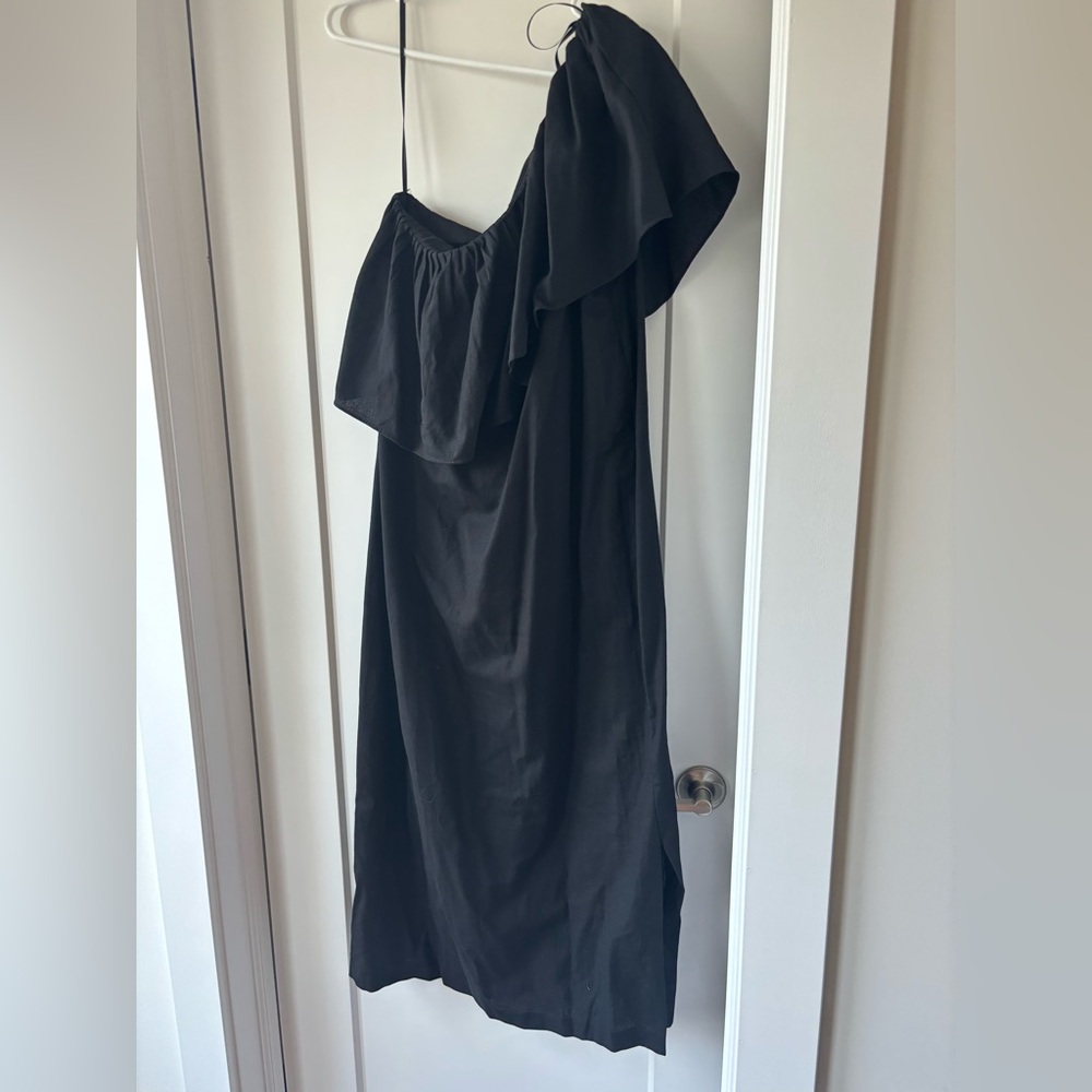 Pomander Place Chic Black One-Shoulder Dress